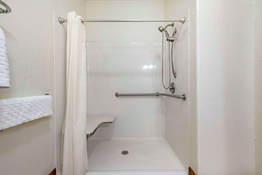 Best Western Devils Tower Inn Standard Room, 1 King Bed, Accessible, Non Smoking 3