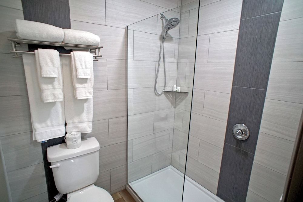 Baymont by Wyndham Monte Vista Room, 2 Queen Beds, Non Smoking (Pet-Friendly) 4