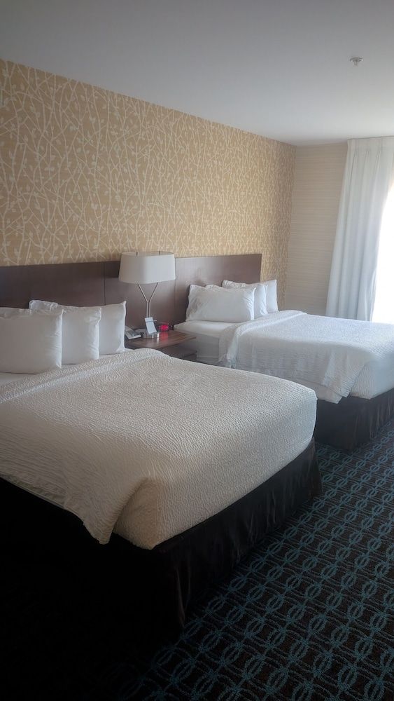 Room, 2 Queen Beds, Non Smoking (Mobility Accessible, Tub)