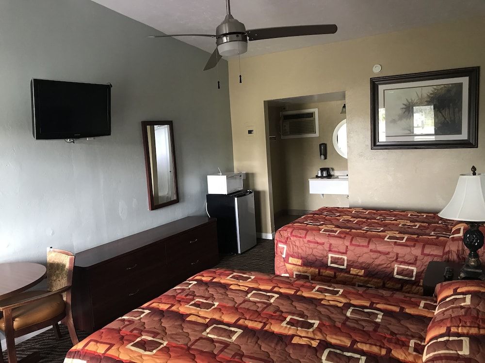 Immokalee Inn Traditional Double Room, 2 Double Beds 4