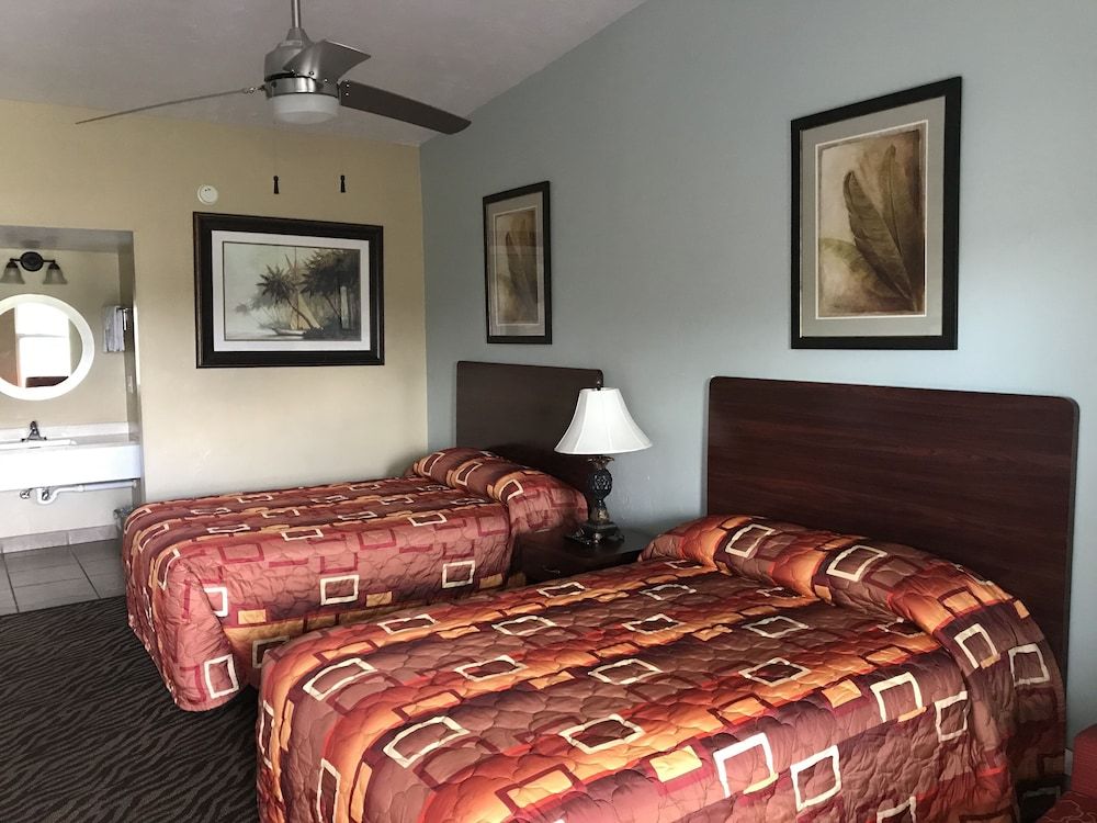 Immokalee Inn Traditional Double Room, 2 Double Beds 3