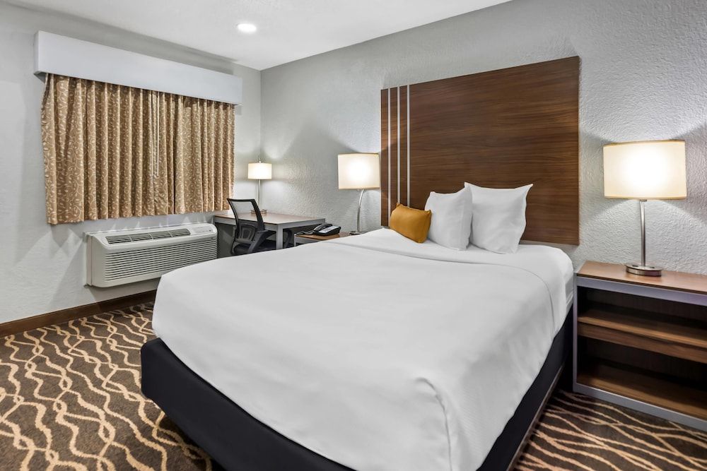 Standard Room, 1 Queen Bed, Non Smoking