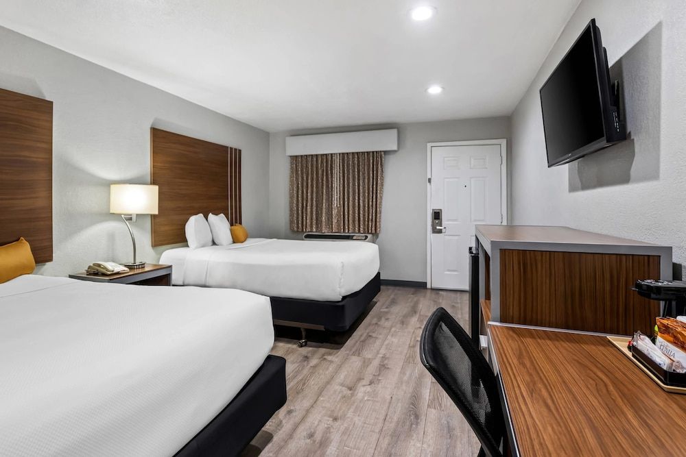 Room, 2 Queen Beds, Accessible, Non Smoking