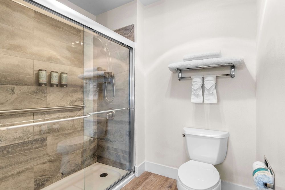 Best Western El Centro Inn Standard Room, 1 King Bed, Accessible, Non Smoking 5