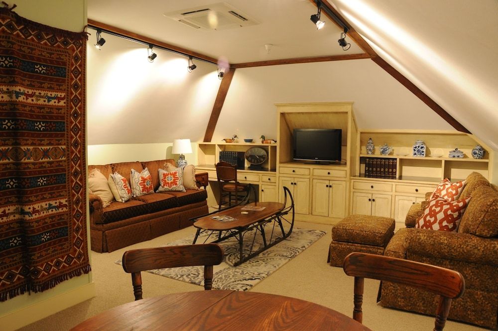 The Lyme Inn Extended Stay Suite, Kitchenette 2