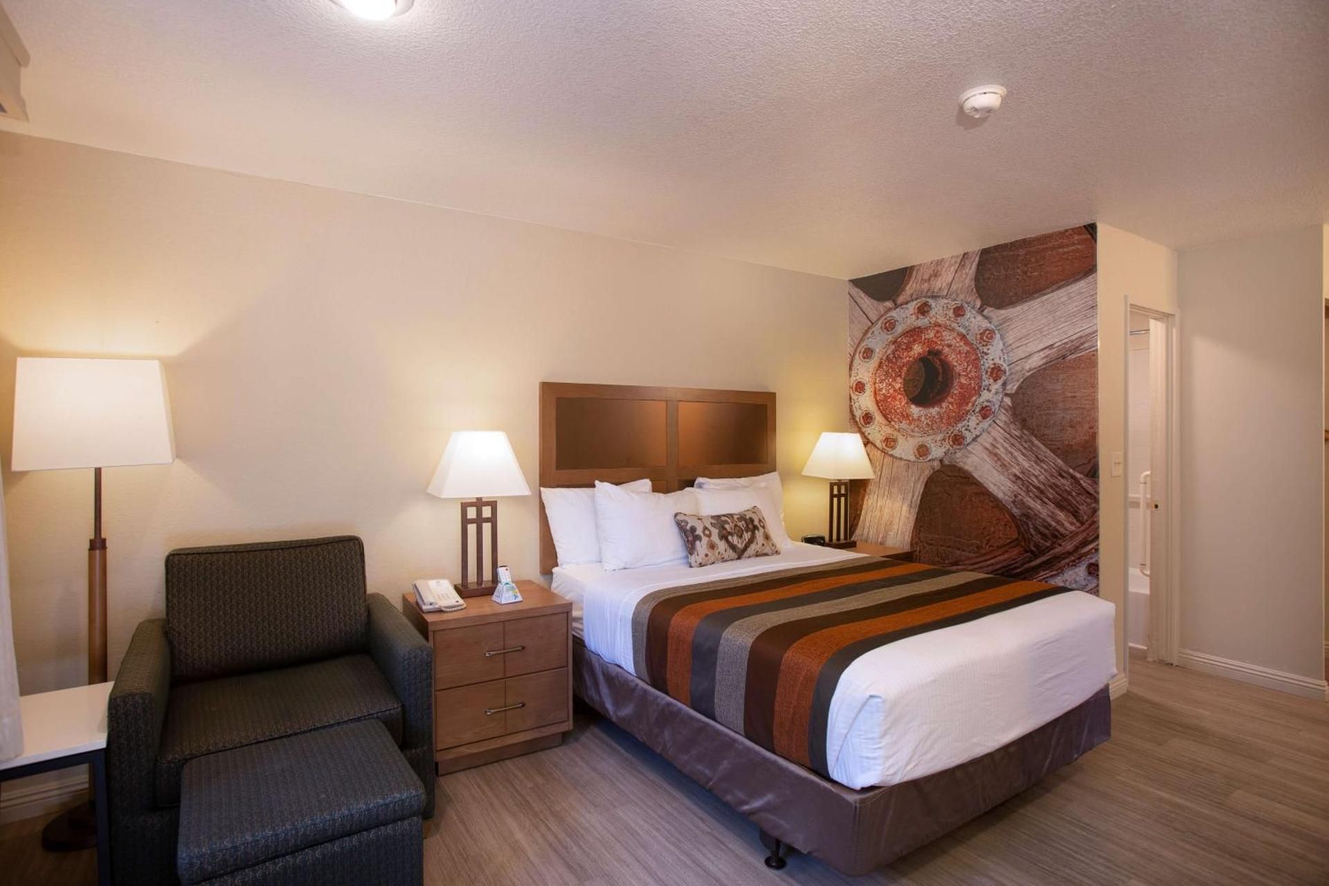 1 Queen Bed, Nonsmoking, Sofabed