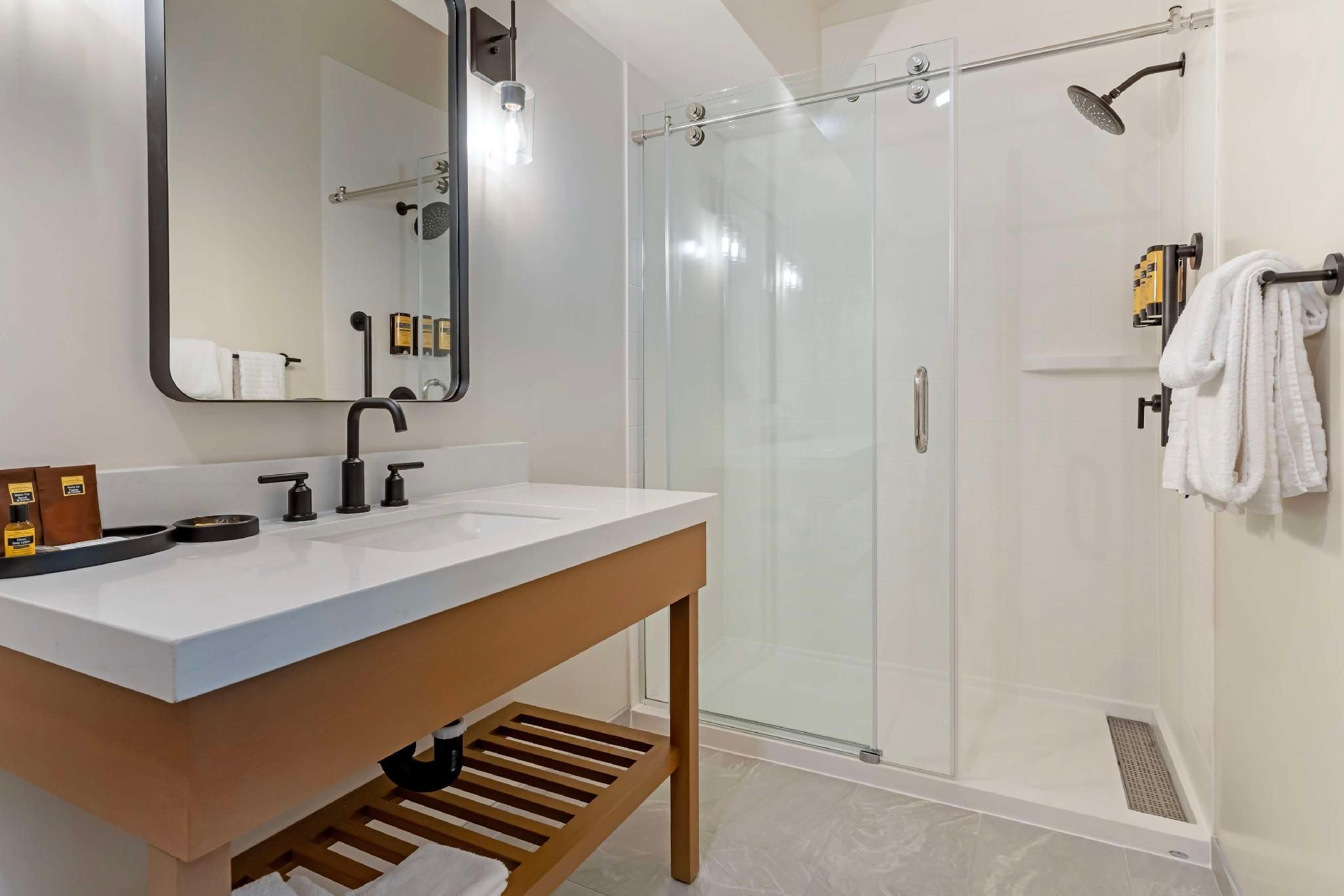 Suite - 2 King Beds, Nonsmoking, Two Bedrooms, Sofabed, Living Room, 2 Bathrooms