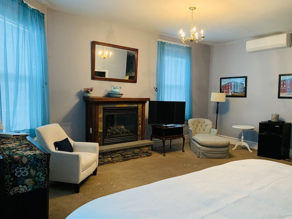 Deluxe Room (Room #5)