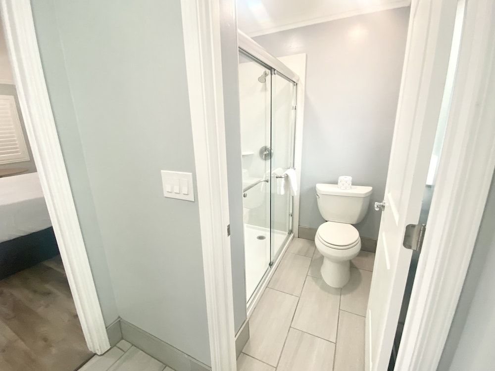 Lone Oak Lodge Room, 1 King Bed 3