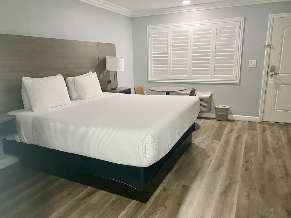 Lone Oak Lodge Room, 1 King Bed