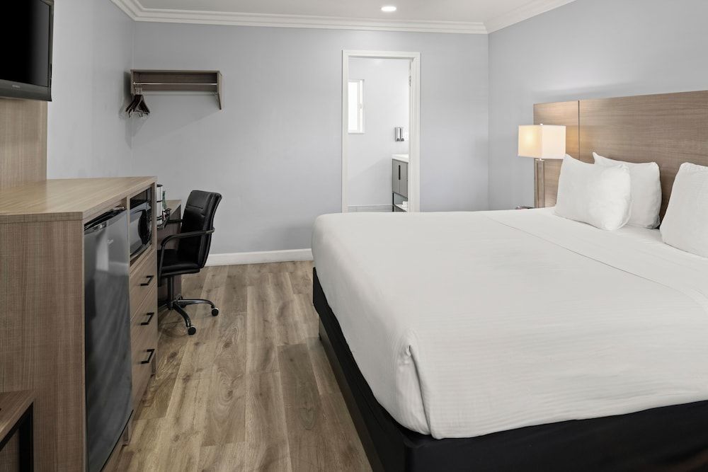 Lone Oak Lodge Room, 1 King Bed 4