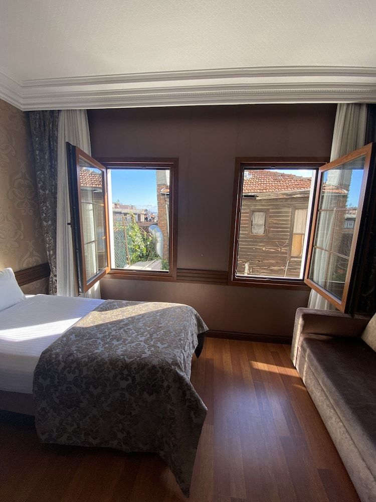 Ferman Hotel - Special Class Economy Room Basement Floor 19