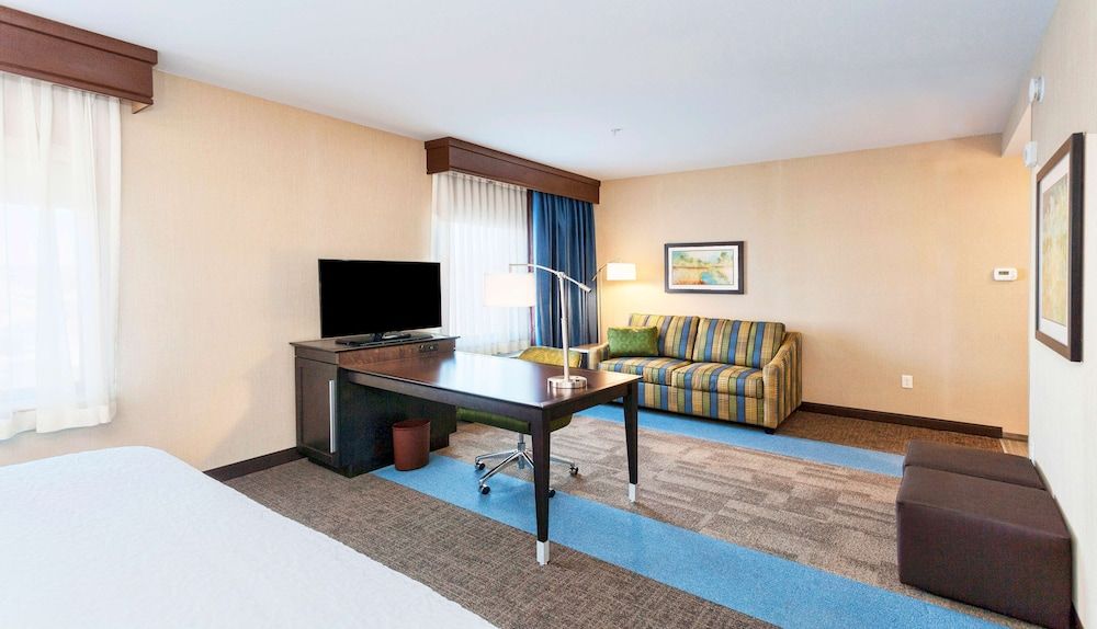 Studio, 1 King Bed, Non Smoking, Refrigerator & Microwave (Wet Bar)