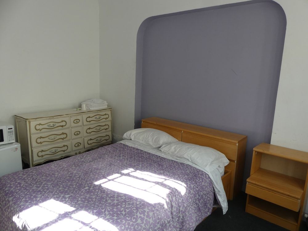 Economy Single Room, 1 Double Bed, Shared Bathroom
