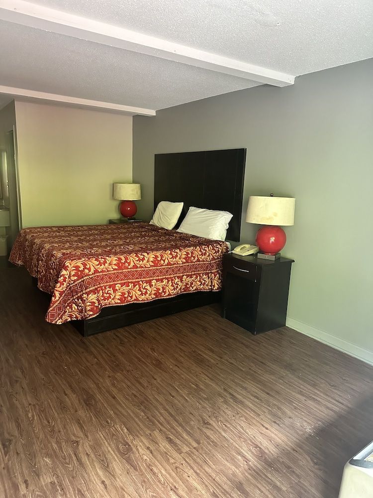 Scottish Inns Locust Grove Economy Room 3