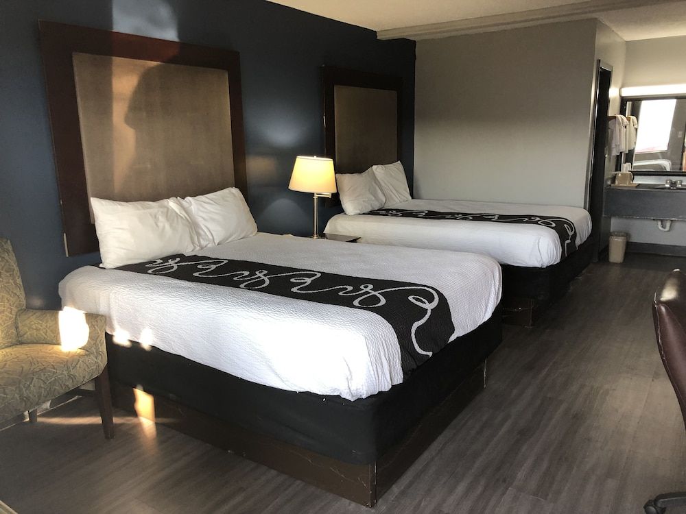 Scottish Inns Locust Grove Classic Room 2 Queen Beds Non Smoking 2