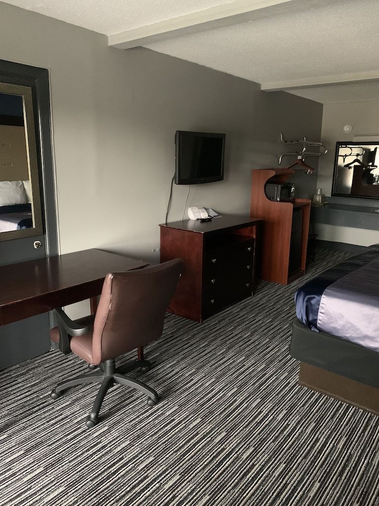 Scottish Inns Locust Grove Classic 2 Queen Beds Smoking 5