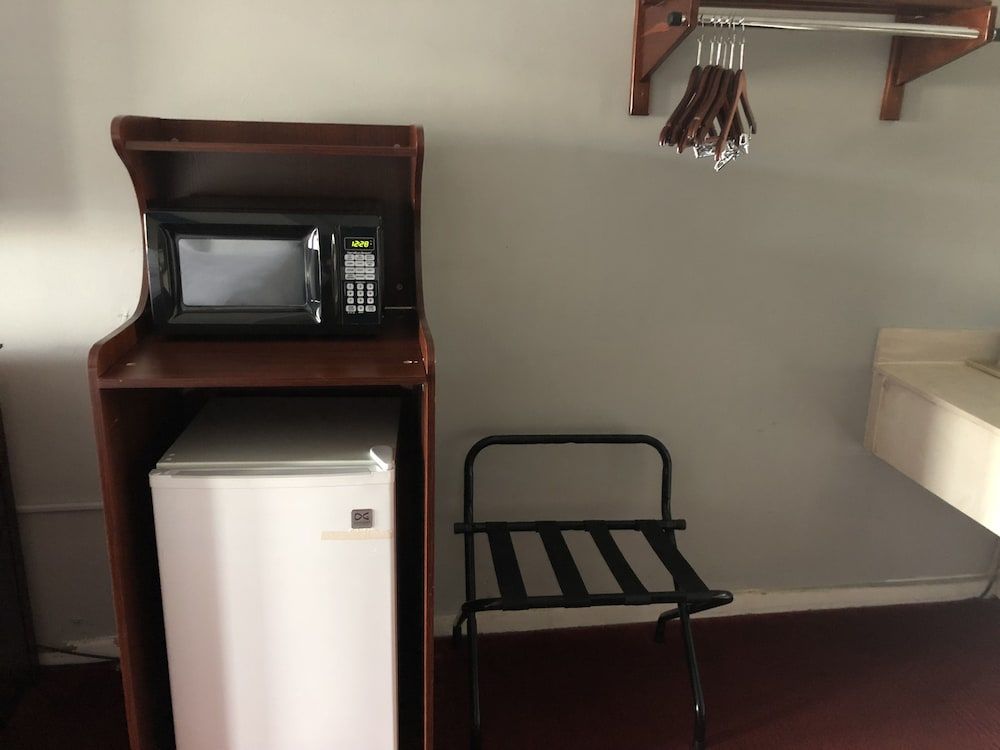 Scottish Inns Locust Grove Classic 2 Queen Beds Smoking 10