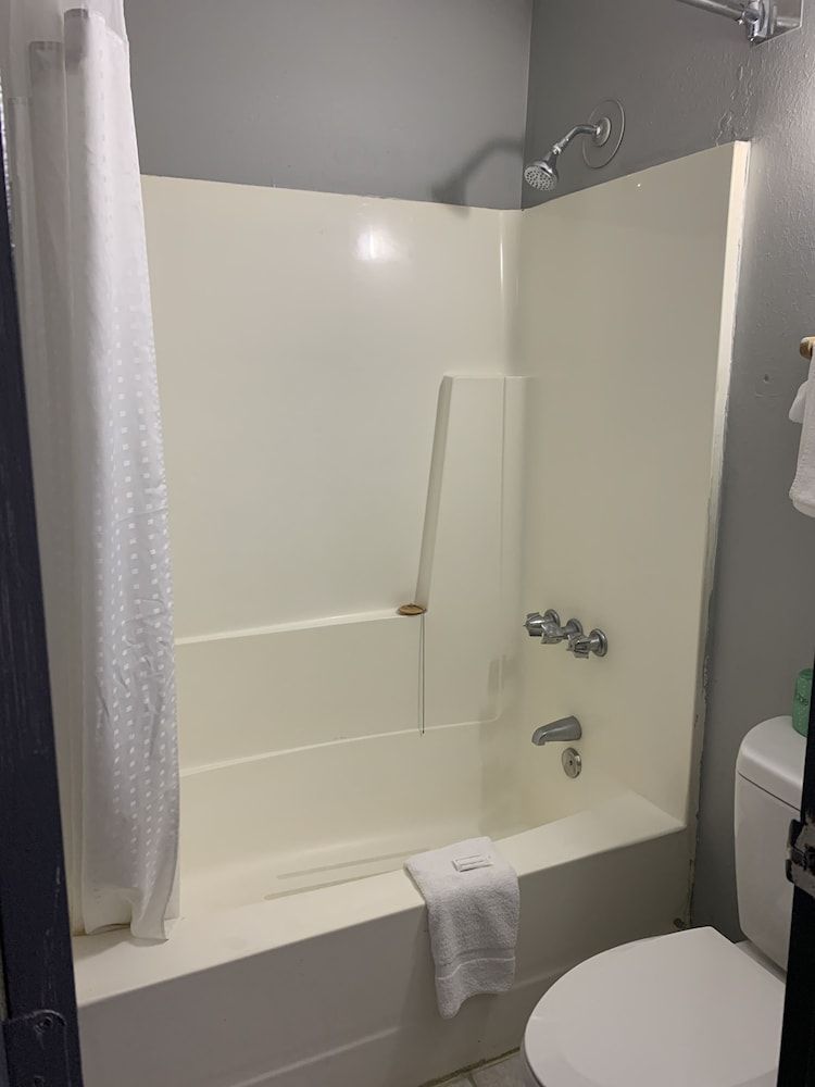 Scottish Inns Locust Grove Classic 2 Queen Beds Smoking 8