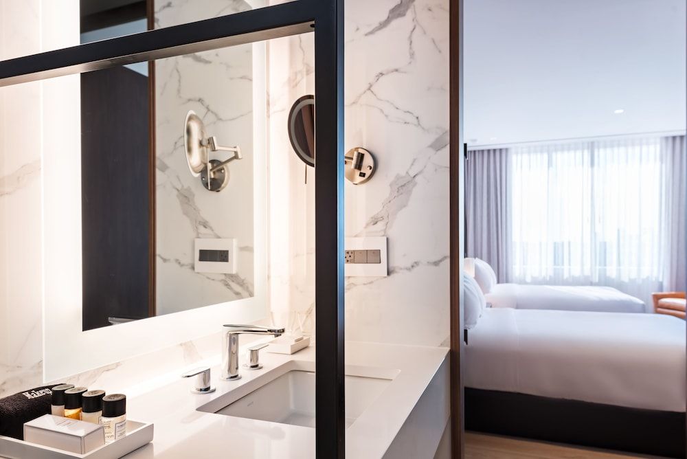 undefined The Hotel at Midtown 7