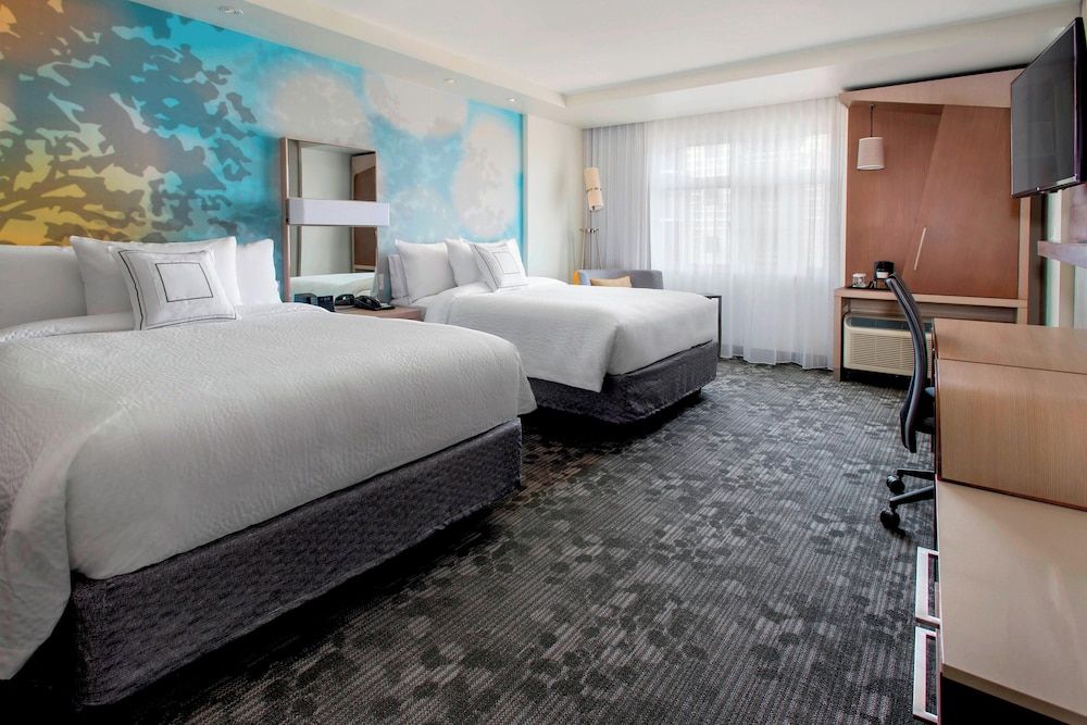 Room, 1 King Bed with Sofa bed (Mobility/Hearing Accessible, Tub)