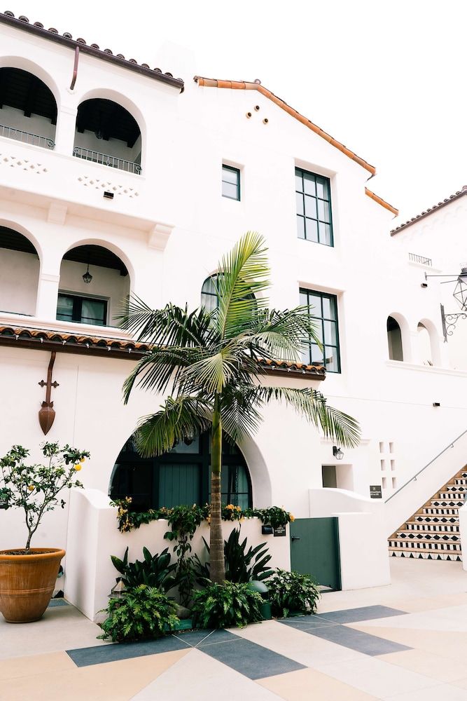 undefined Hotel Californian 7