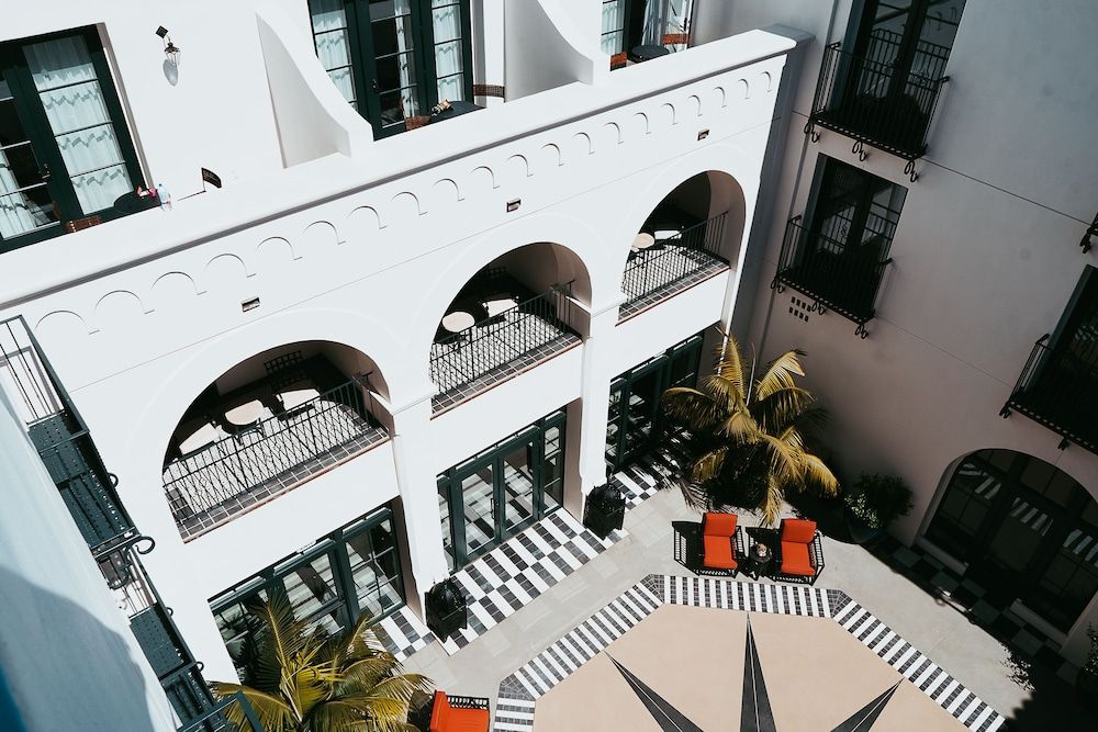 undefined Hotel Californian 8