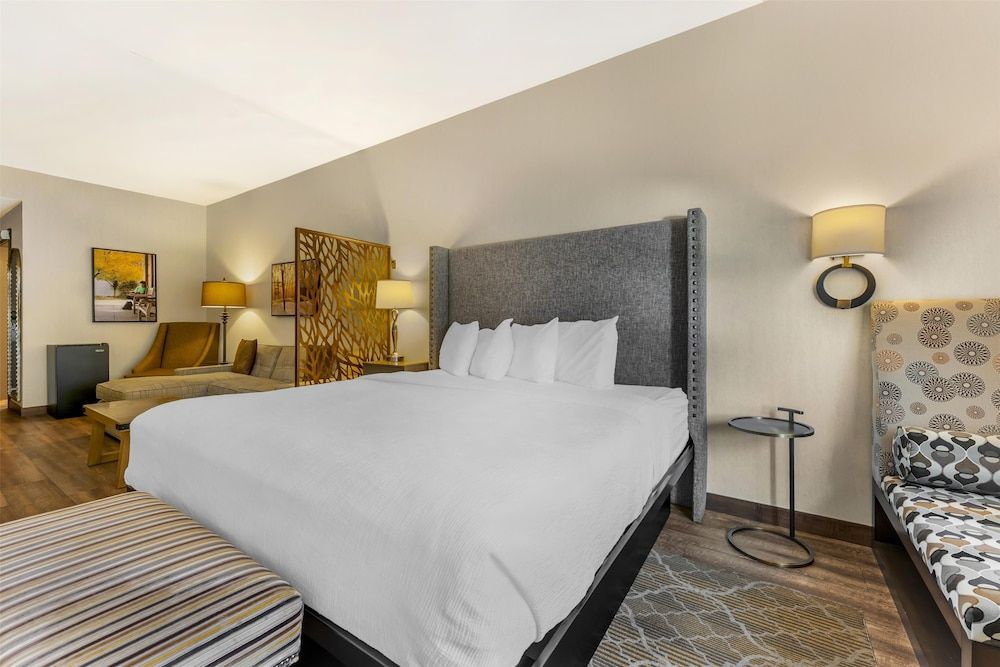 Best Western Plus Franciscan Square Inn and Suites Suite, 1 King Bed, Non Smoking, Kitchenette (Larger Room) 3