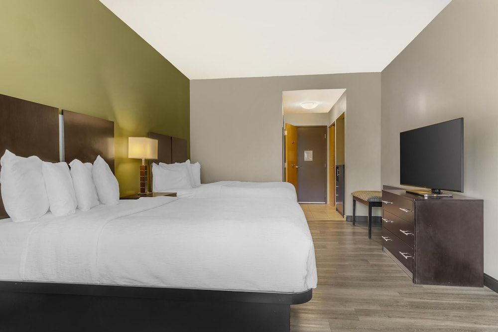 Best Western Plus Franciscan Square Inn and Suites Standard Room, 2 Queen Beds, Non Smoking, Refrigerator & Microwave