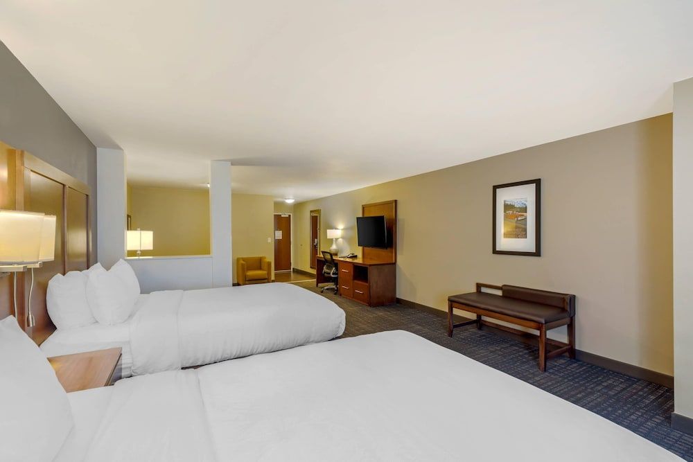 Suite, Multiple Beds, Non Smoking, Bathtub (2 Queen, 2 Person Sofa Bed)