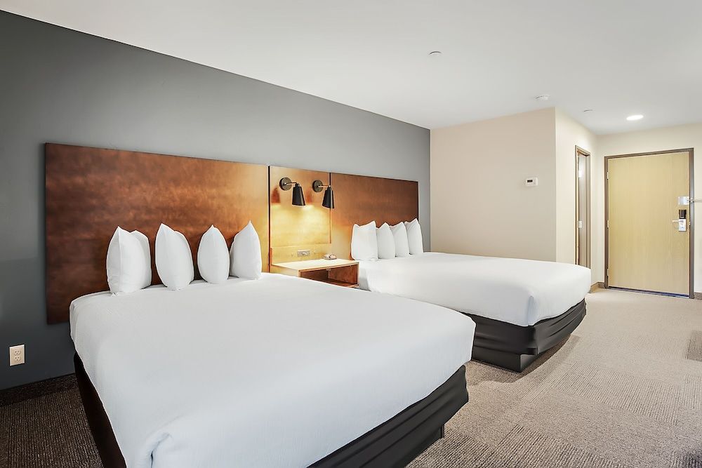 Third Street Inn Executive Suite, Multiple Beds 3