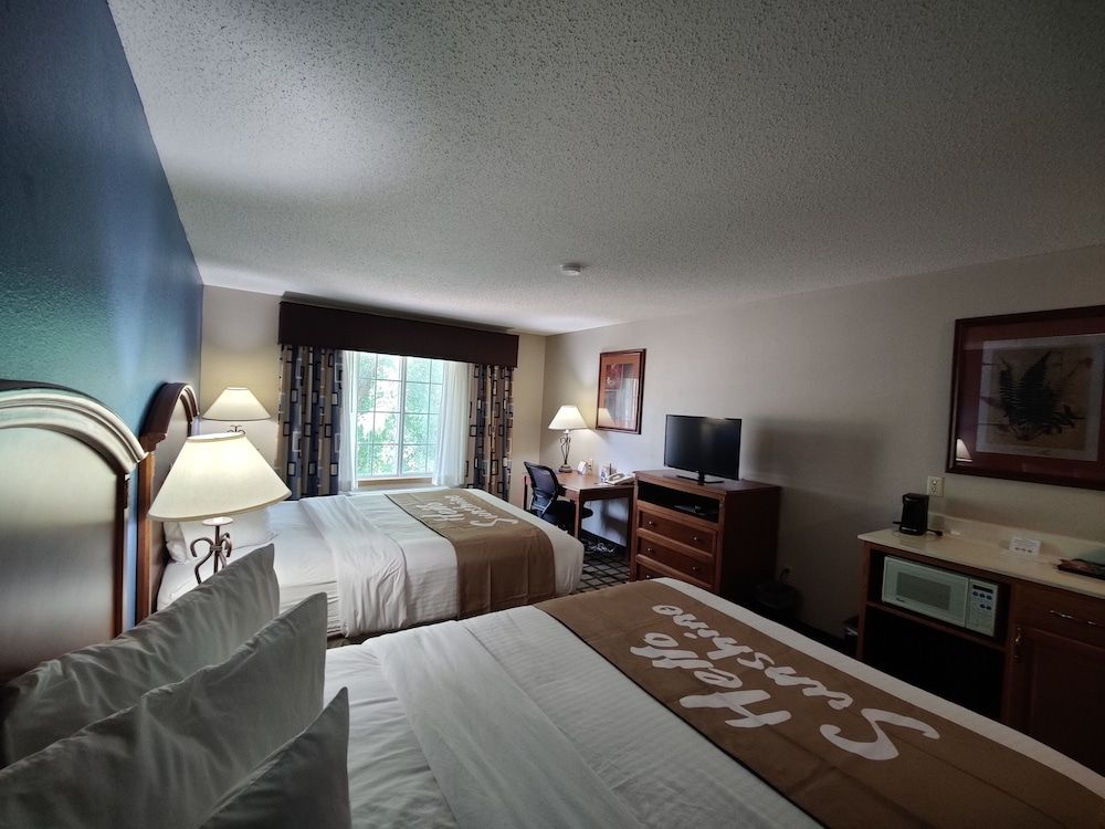 Room, 2 Queen Beds, Non Smoking