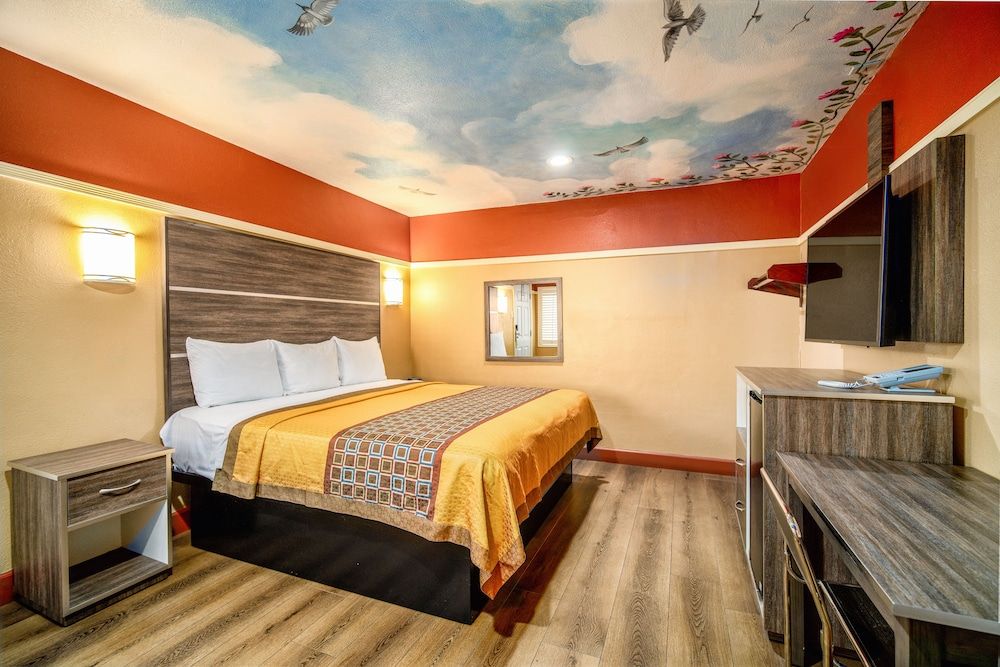 Geneva Motel Room, 1 King Bed