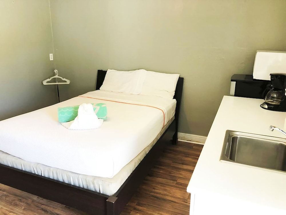 undefined Krym - Studios in Wynwood 5