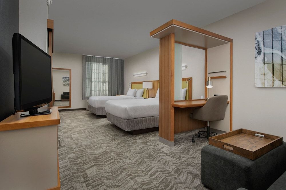 Studio, 2 Queen Beds (Mobility/Hearing Access, Roll-In Shwr)