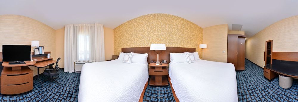 Room, 2 Queen Beds (Mobility Accessible, Tub)