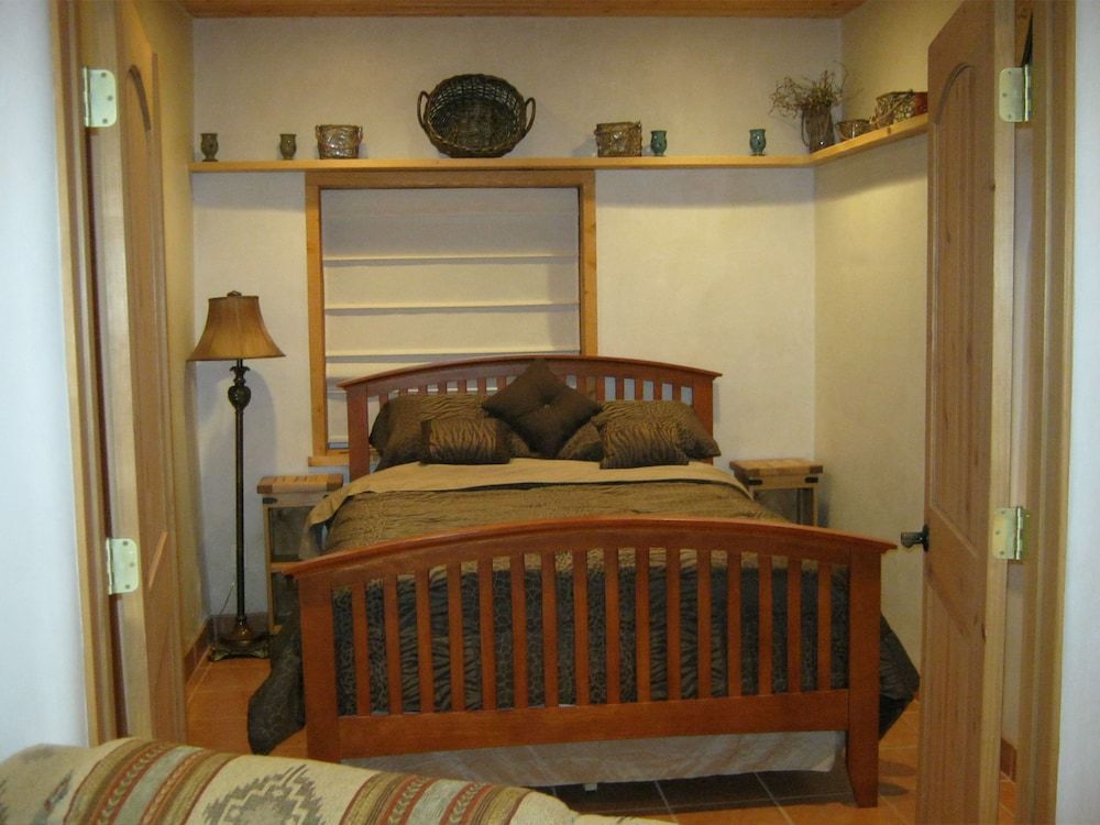 Luxury Canyon Suites - 3 Bedroom, 2 Bath ($125.00 Cleaning fee)