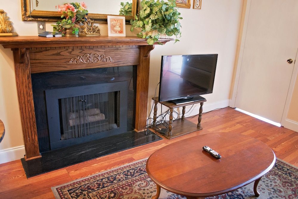 Gatlinburg Chateau Rentals Condo, 2 Bedrooms (409) 8