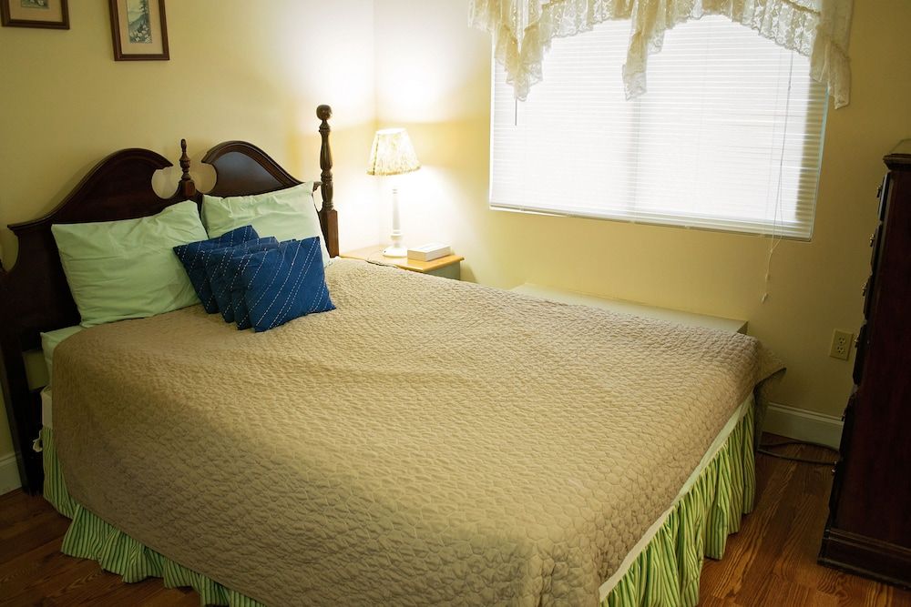Condo, 2 Bedrooms (409)