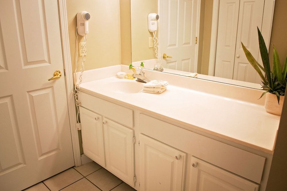 Gatlinburg Chateau Rentals Condo, 2 Bedrooms (201) 5