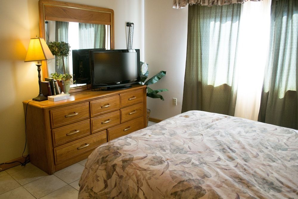 Condo, 2 Bedrooms (408)