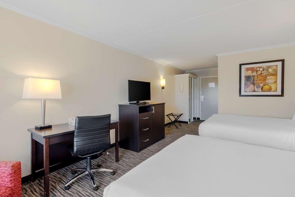 Best Western St. Louis-Kirkwood Route 66 Standard Room, 2 Queen Beds, Non Smoking (Pet Friendly) 3