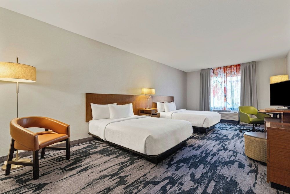 Room, 2 Queen Beds, Non Smoking (Mobility/Hearing Access, Roll-In Shwr)