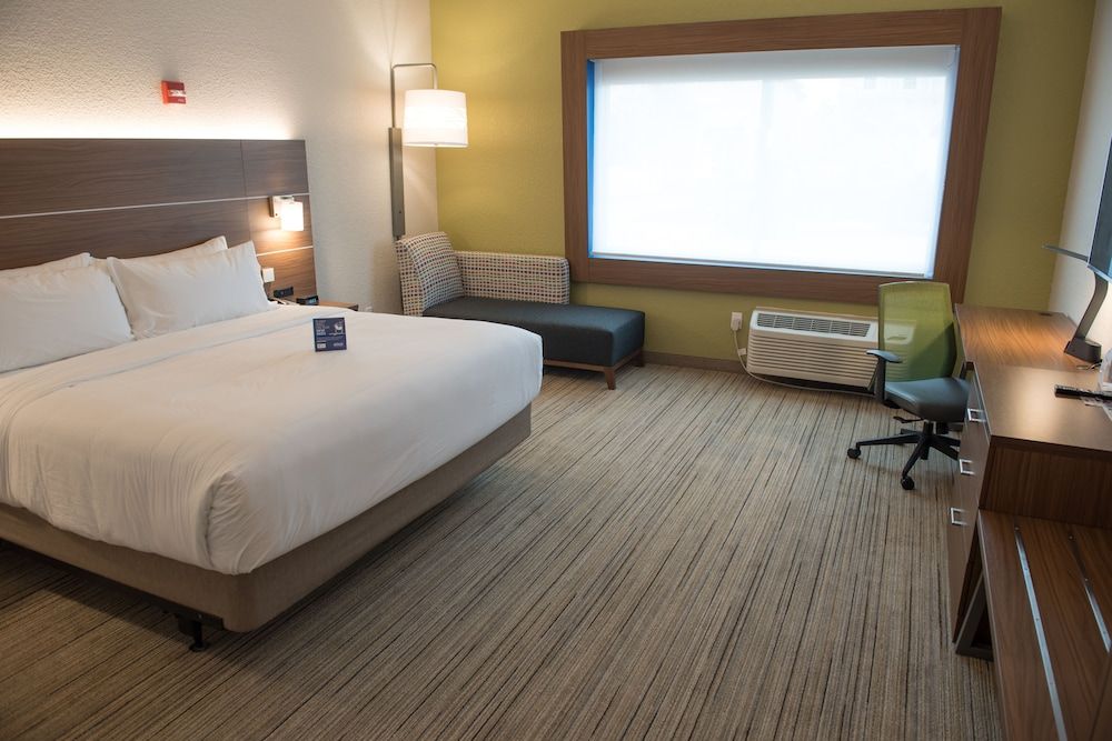 Standard Room, 1 King Bed