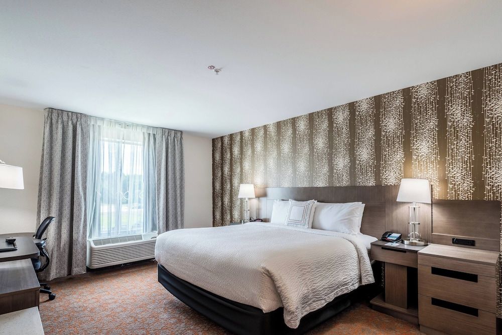 Room, 1 King Bed (Hearing Accessible)