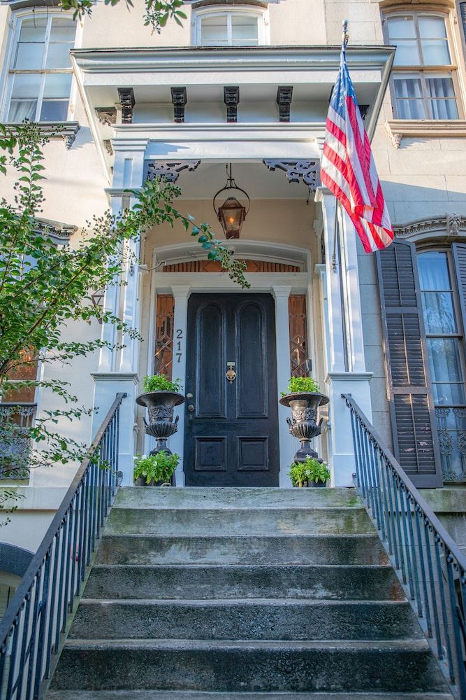 undefined Justine Inn Savannah 5