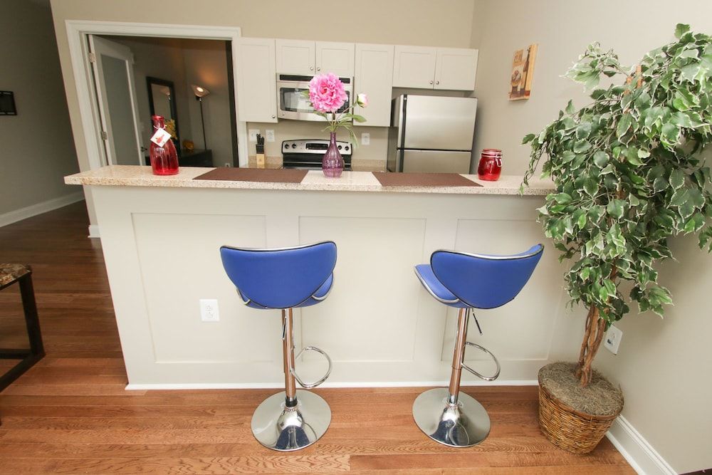 undefined Renaissance Properties - 2040 Market Street 4