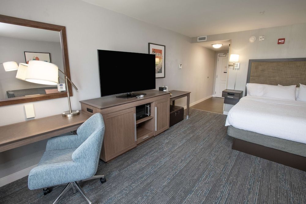 Studio, 1 King Bed, Accessible, Non Smoking (Hearing Impaired)