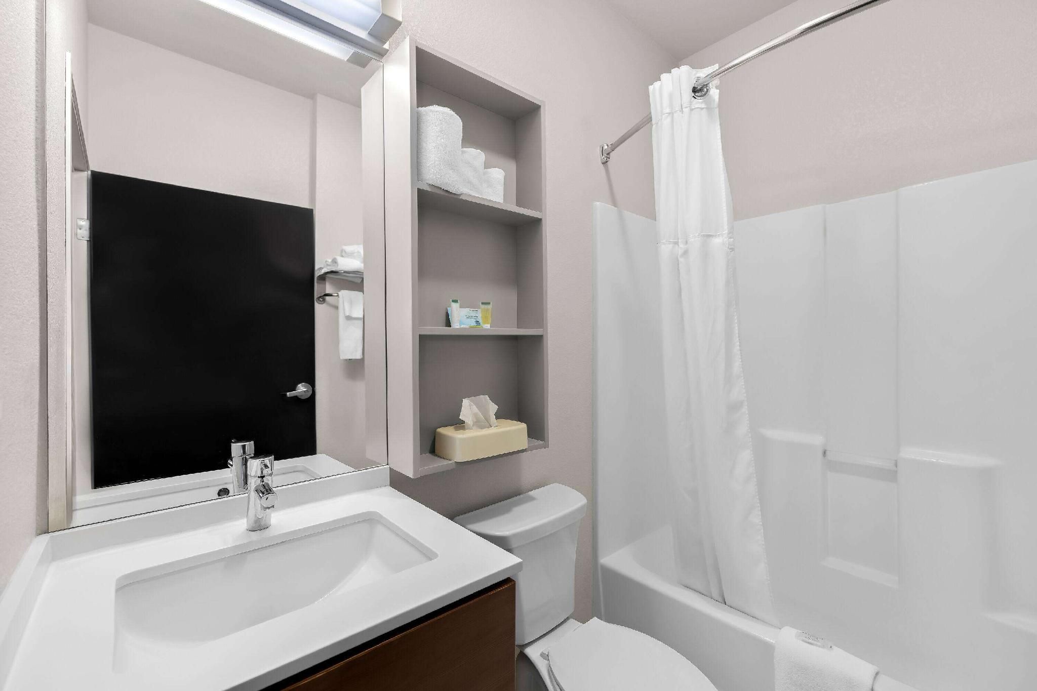 1 King Bed, Studio Suite, Non-Smoking