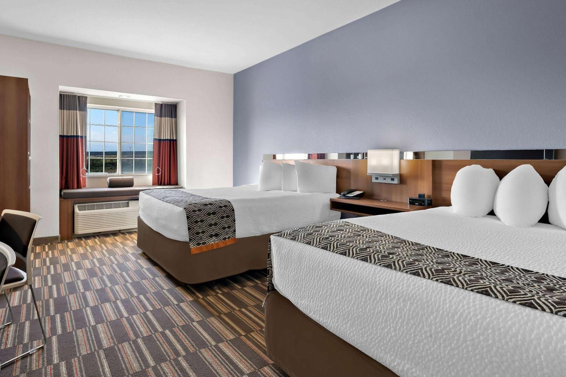 2 Queen Beds, Mobility/Hearing Accessible Room, Bathtub w/Grab Bars, Non-Smoking